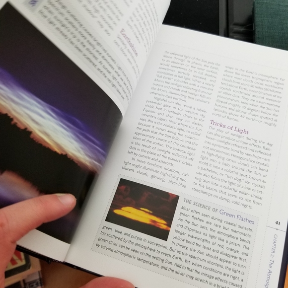 Nat Geo Backyard Guide to the Night Sky Book - Picture 3 of 5